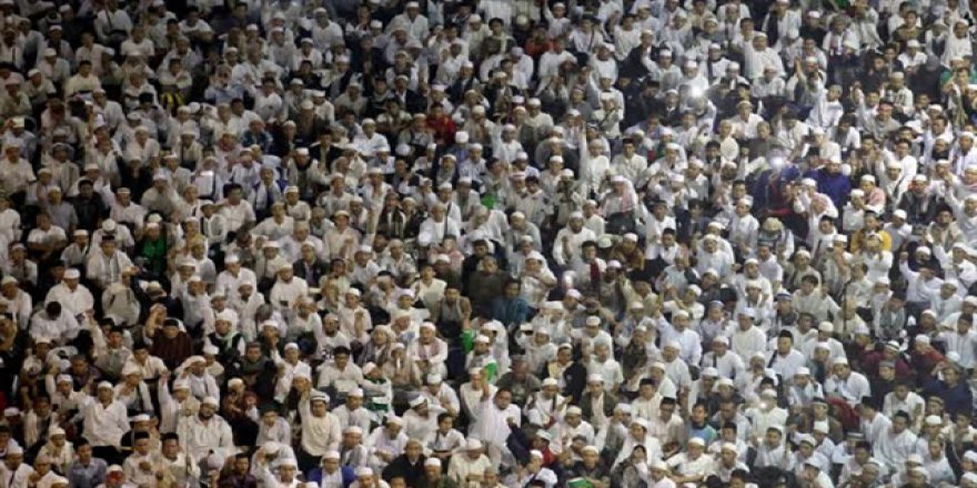 70 bin kişilik namaz sonrası destek gösterisi