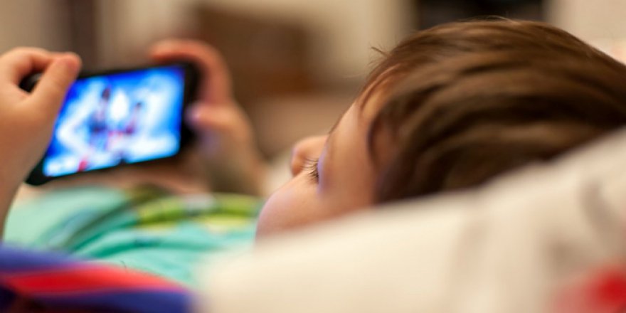 'Çocuğa çok küçük yaşta telefon, tablet almayın'