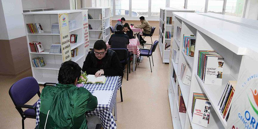 Kitap okuyana yeme içme ücretsiz