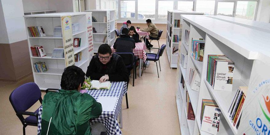 Kitap okuyan öğrenciye yeme içme ücretsiz