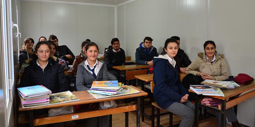 Deprem bölgesinde ders zili çaldı