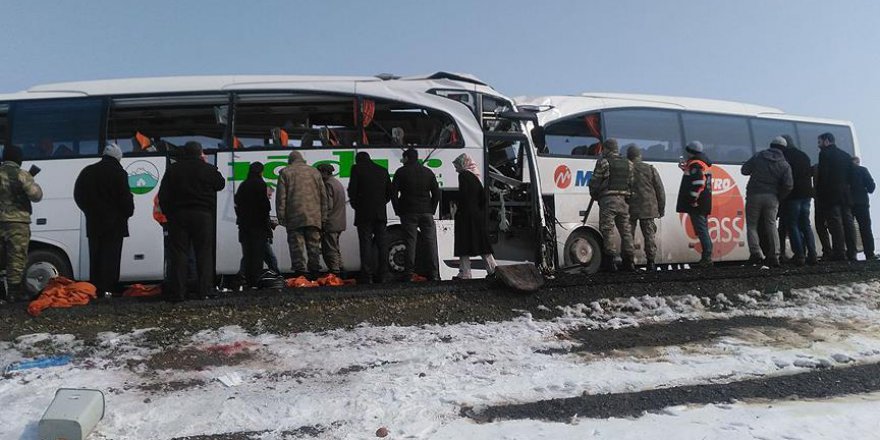 Iğdır'da iki yolcu otobüsü çarpıştı: 6 ölü, 20 yaralı