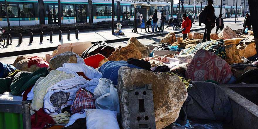 Fransız belediyeden sığınmacılar için yeni yasak