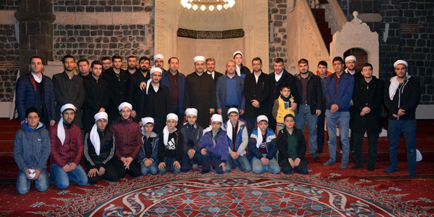 Diyarbakır, Tekirdağ ve Siirt'te gençler sabah namazında buluştu