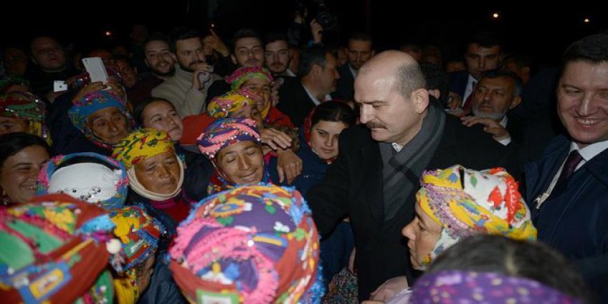 Soylu'dan Ayvacık'ta depremzedelere; "Üşürseniz, üşürüz"