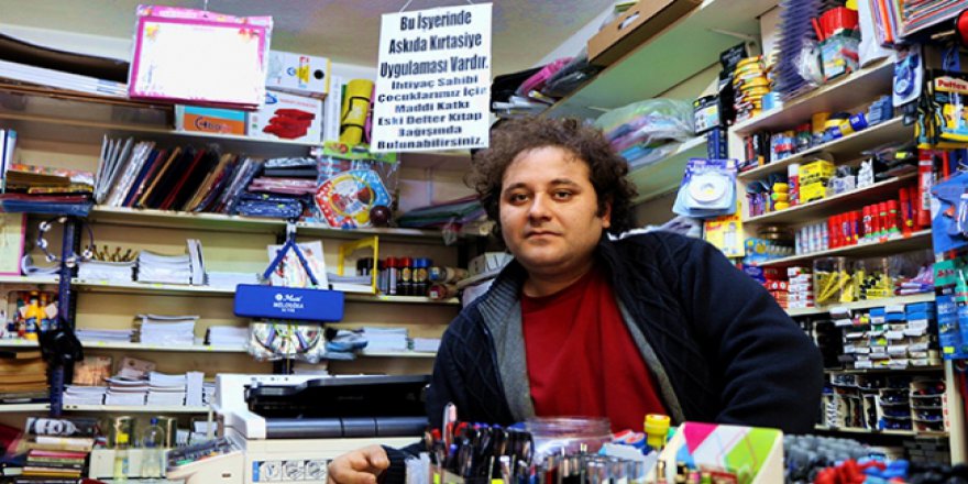 Askıda ekmekten sonra 'Askıda kırtasiye'