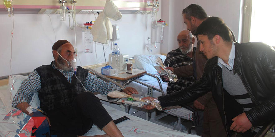 İmam hatiplilerden hastalara Kur'an-ı Kerim ve Risale-i Nur hediyesi