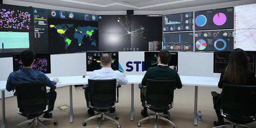 'Hackersavar merkezi' kapılarını gazetecilere açtı