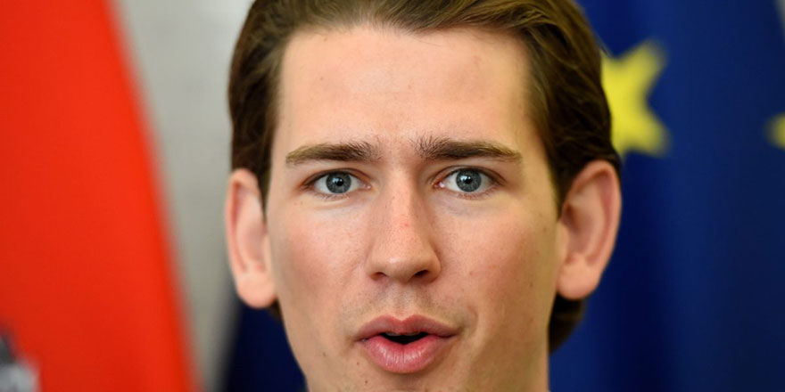 Eski başbakanın seçim vaadlerinin başında başörtüsü geliyor