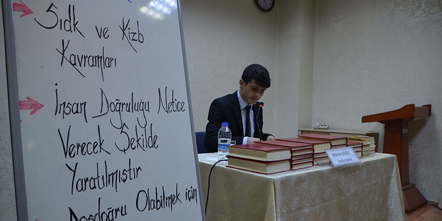 Herşeyden evvel bize lâzım olan doğruluk sonra yalan söylememek