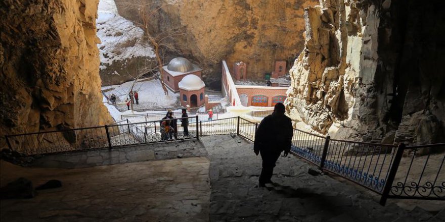 Ashab-ı Kehf mağaralarına turist ilgisi