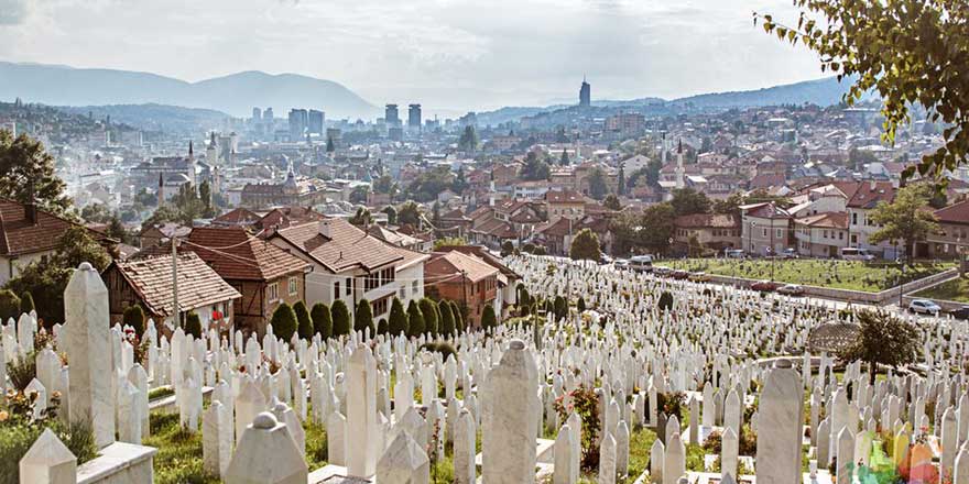 Müslümanlara mezar yeri vermiyorlar