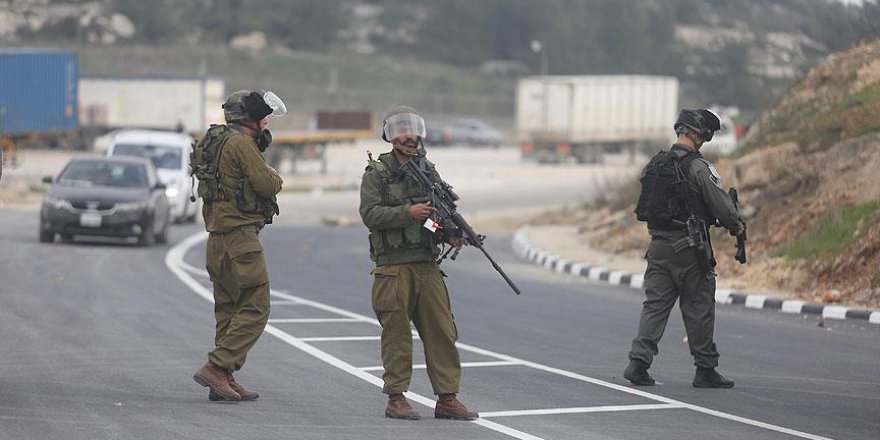 İsrail askerleri 16 Filistinliyi gözaltına aldı