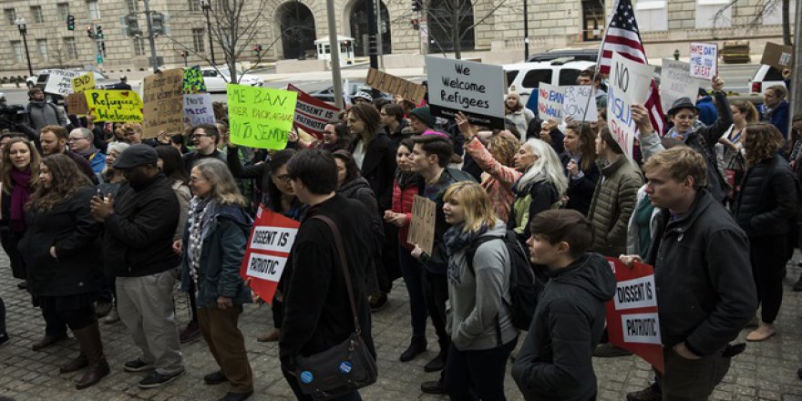 Trump'ın vize sınırlaması Washington'da protesto edildi