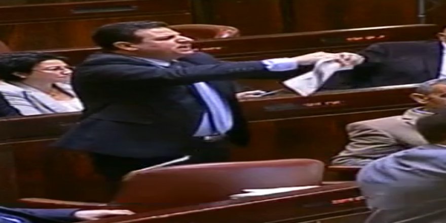 Filistinli vekil ezanı yasaklayan taslağı yırttı!