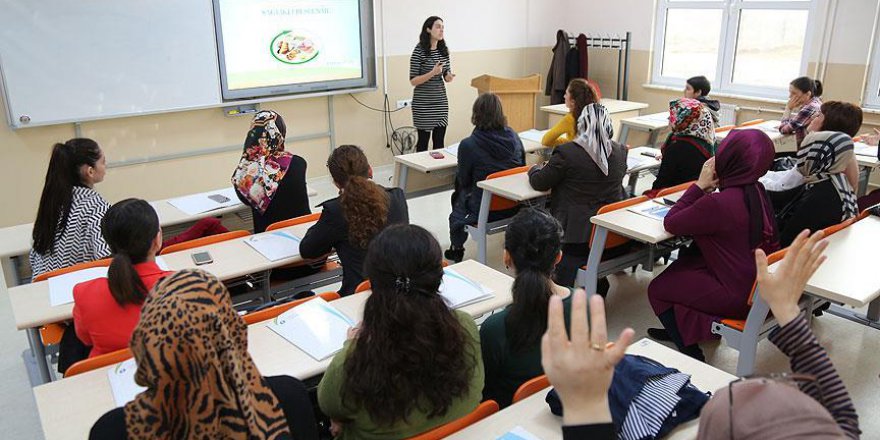 'Anne Üniversitesi'nde ilk ders zili çaldı