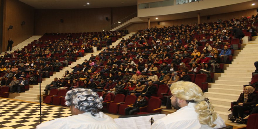 Terör mağdurları tiyatroyla buluşturuldu