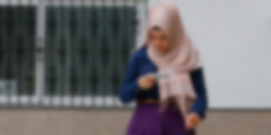 İngiltere'de okullarda başörtüsü tartışması yeniden alevlendi