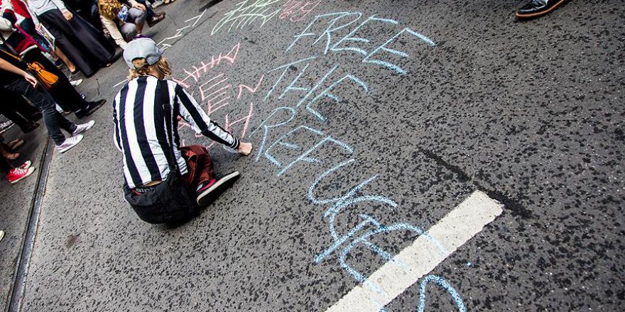 Avustralya 12 bin sığınmacıyı kamplara yerleştiriyor