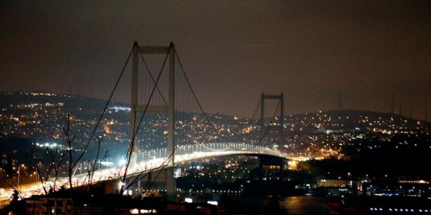 İstanbul'dan 'Dünya Saati' hareketine destek