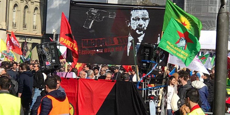 Erdoğan'ı hedef gösteren pankarta soruşturma