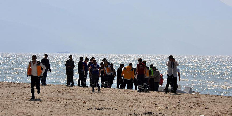 Mültecilerin parası mafyaya aktı