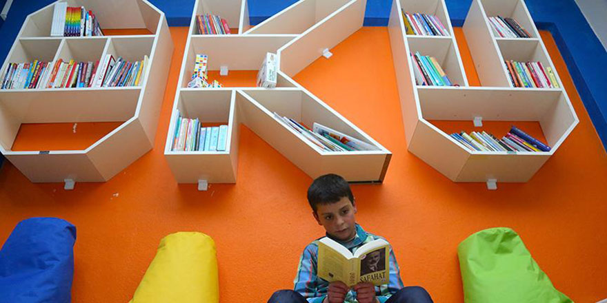 Köyde çocuklar için sıra dışı kıraat kafe