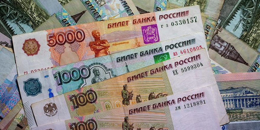 Rusya banka iflasları nedeniyle 100 milyar ruble kaybetti