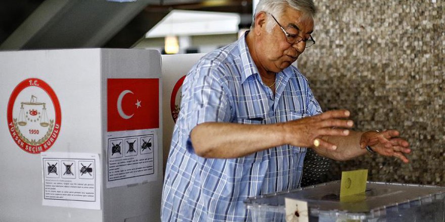 Gümrük kapılarında oy verme işlemleri devam ediyor