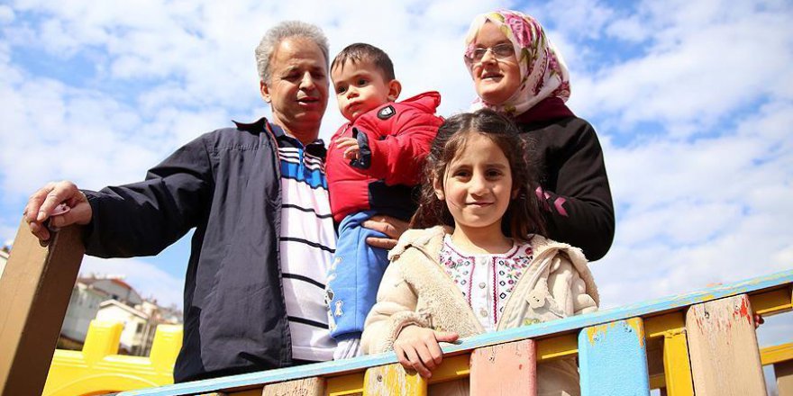 Suriyeli kardeşlerin 'koruyucu ailesi' oldular
