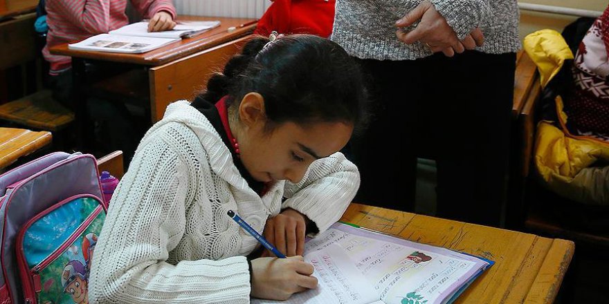 Milli eğitim bakanlığından 'eğik el yazısı' açıklaması