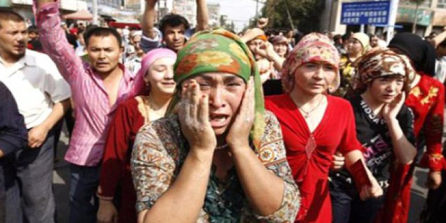 Çin Hükümeti, Müslüman Türklere burka ve sakalı yasakladı