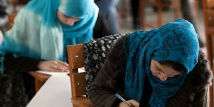 Çeçenistan okullarında başörtüsüne izin çıktı