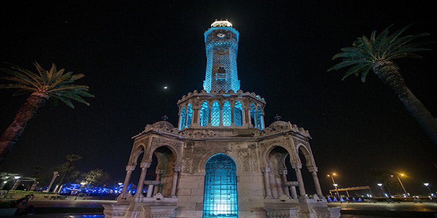 Şehirlerin simgeleri otizm için maviye döndü