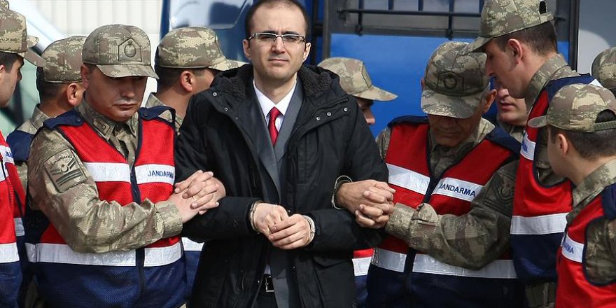 Darbeci yüzbaşıdan erlere 'Ateş edin yoksa size sıkarım' tehdidi