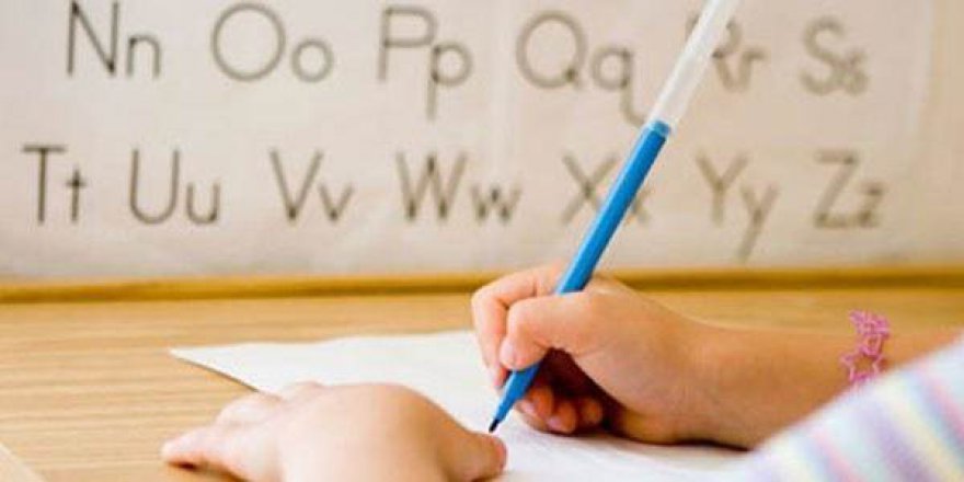 Bitişik eğik el yazısı okul başarısını düşürüyor