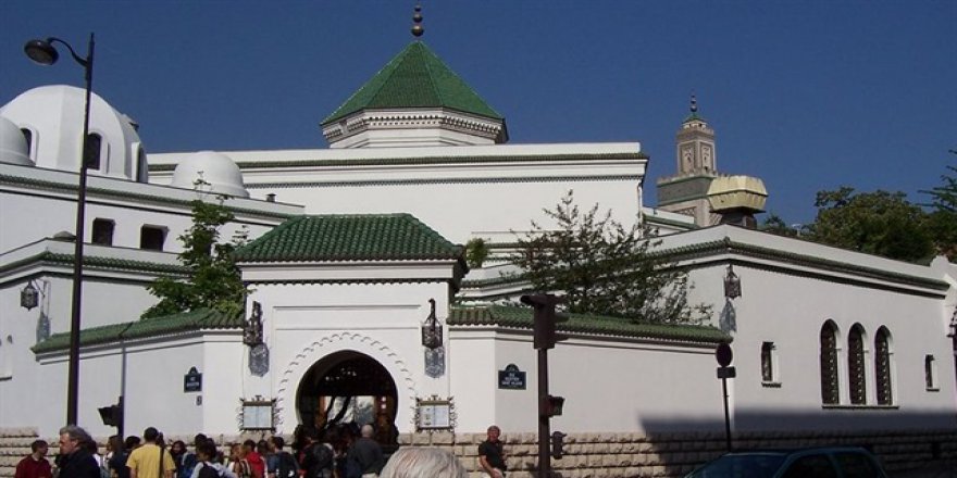 Paris Camisi açıklaması: İslam'ın kullanılmasından sıkıldık