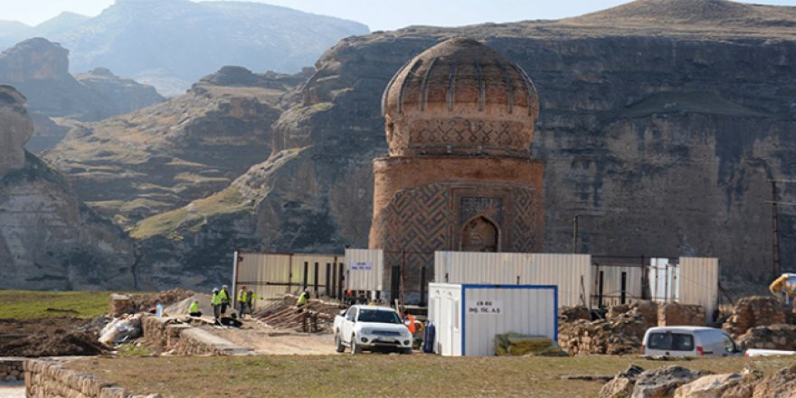 600 yıllı türbe baraj bölgesinden taşınacak