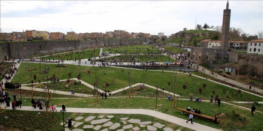 Sur yeniden inşa ediliyor