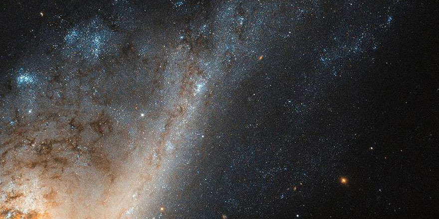 50 milyon ışık yılı ötede 'yıldız yağmuru galaksisi' keşfedildi