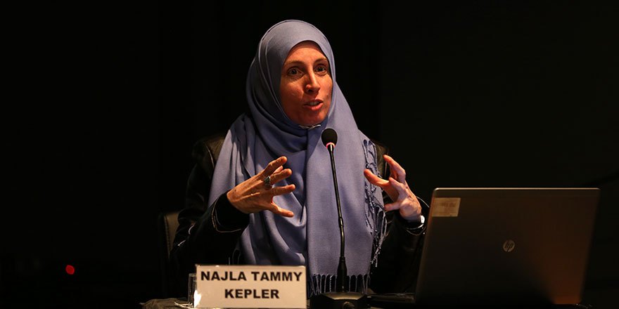 Hediye edilen bir kitap ile Müslüman oldum