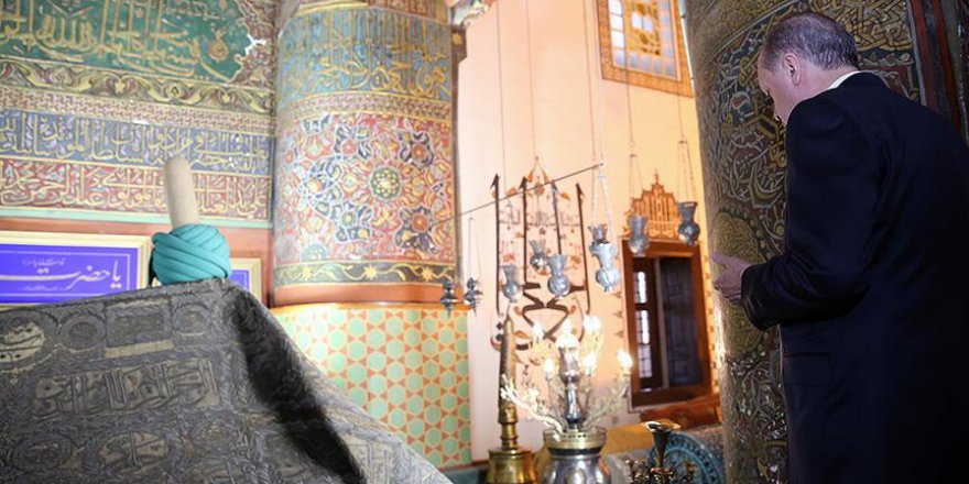 Erdoğan, Mevlana Müzesi'ni ziyaret etti