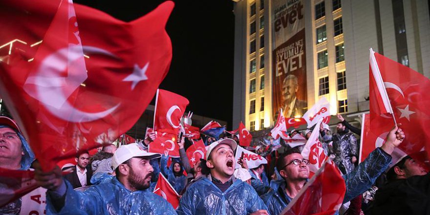 AK Parti'de 'evet zaferi' coşkusu