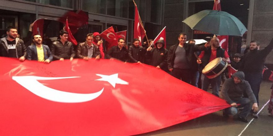 Kanadalı Türkler'den Merkel tepkisi