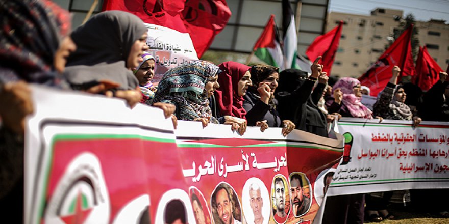 Açlık grevindeki Filistinli tutuklular için 'destek çadırı'