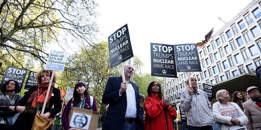 ABD'nin hava saldırıları protesto edildi
