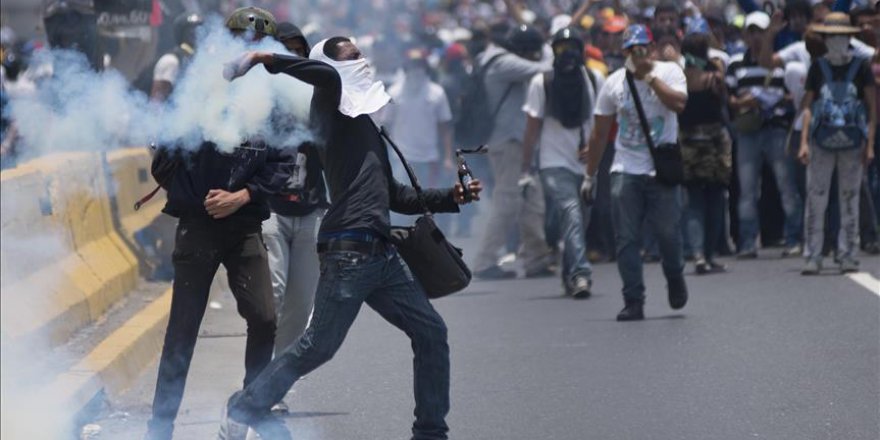 Venezuela'da hükümet karşıtı gösteriler devam ediyor
