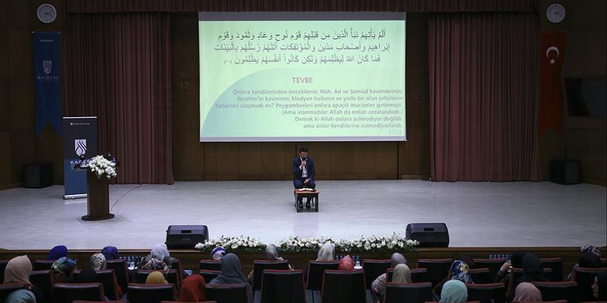 "Vahyin Işığında Kadının Hikayesi" konferansı düzenlendi