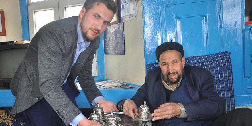 Misafirlerini 2 asırlık değirmende çekilen kahveyle ağırlıyorlar