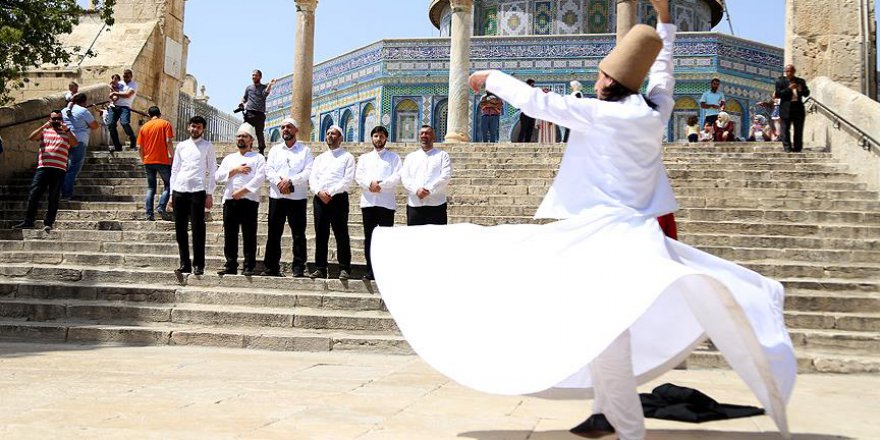Türk semazenlerden Mescid-i Aksa'da sema gösterisi